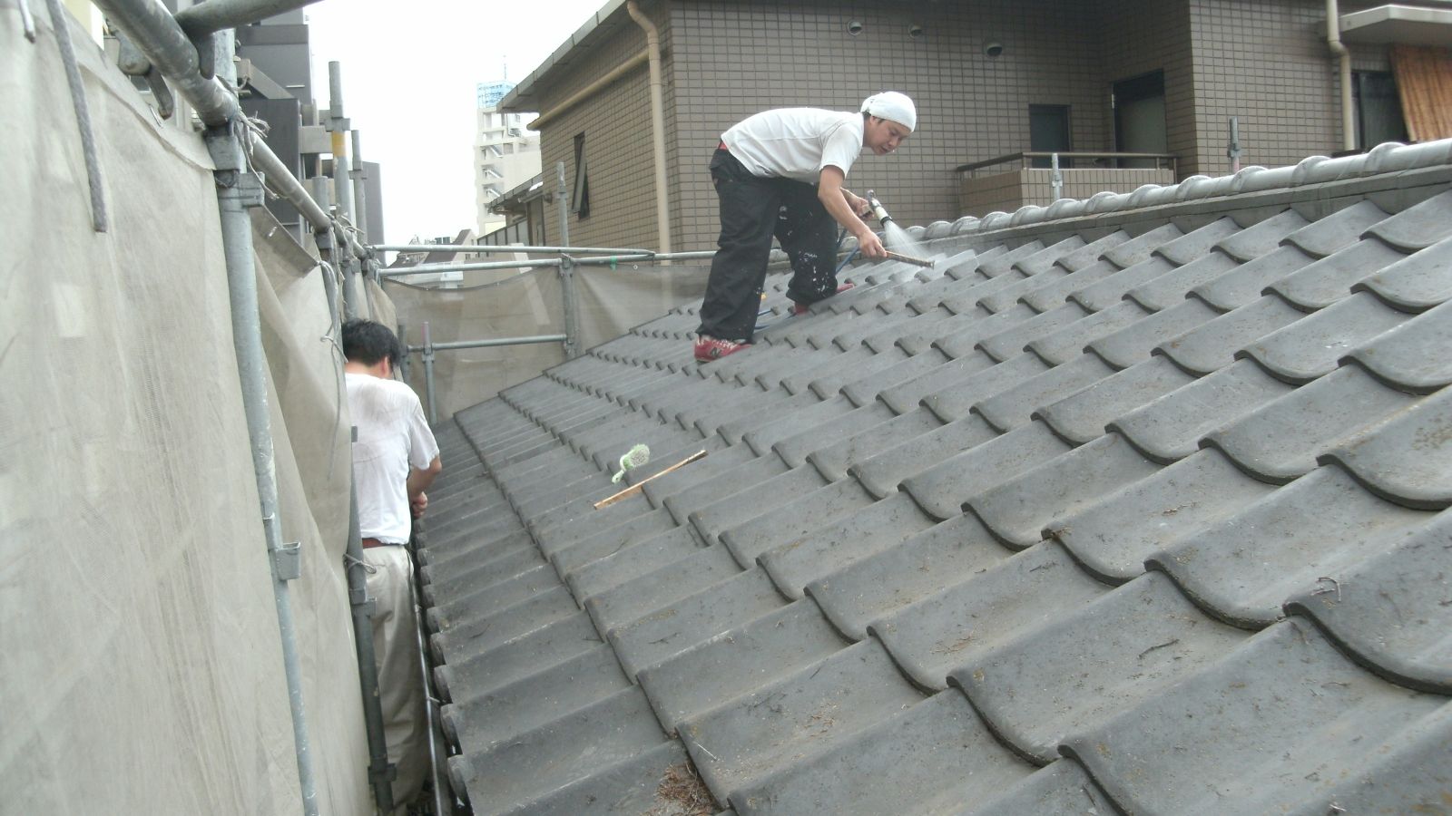 Golden Star Roof Cleaning team Melbourne